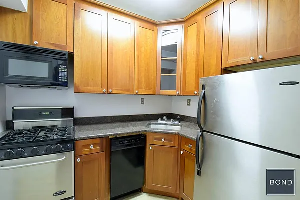 Rented by Bond New York | media 22