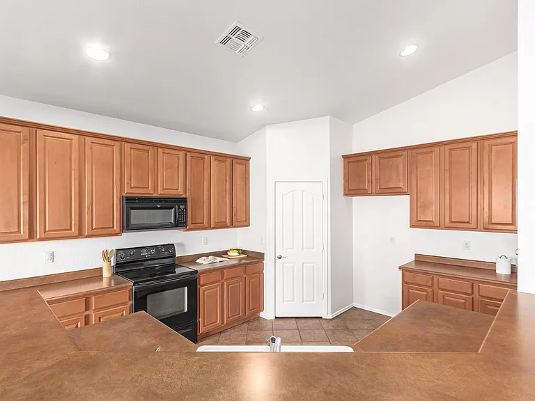 4384 E Cherry Hills Dr — Photo 2