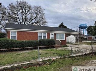 700 Wellons Ave, Spring Lake, NC 28390