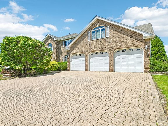 2nd image of 7916 Dooneen Ave