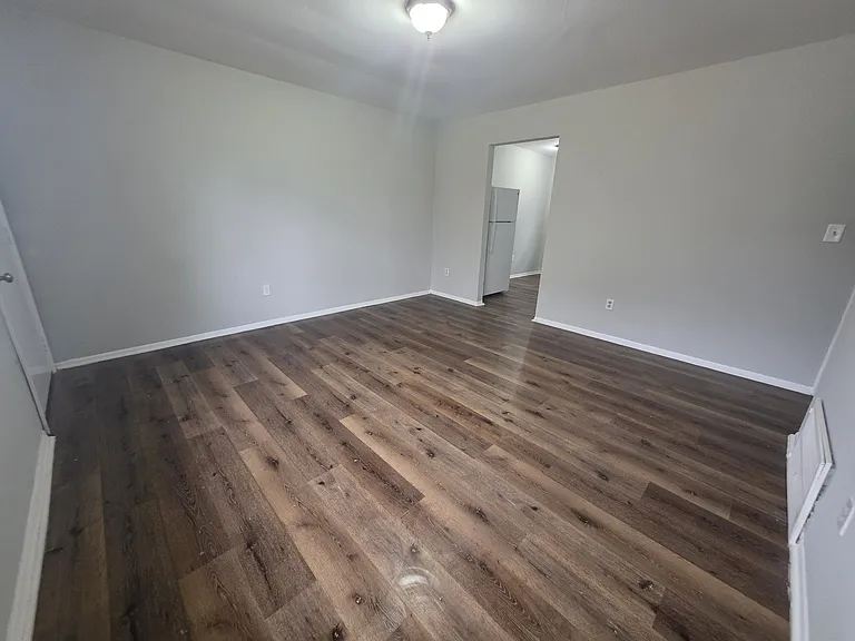 2398 Velma Ave — Photo 4