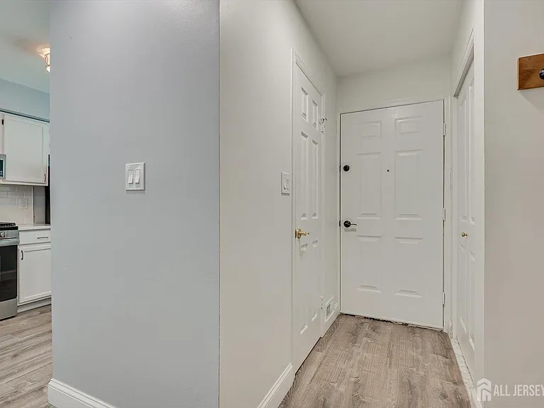 822 Darlington Dr — Photo 3