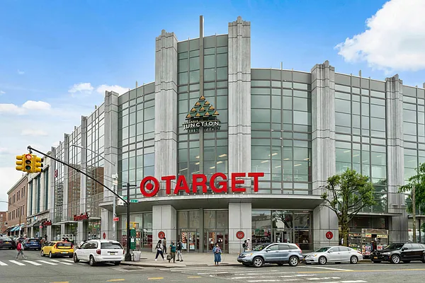 Sold by Daniel Gale Sotheby's International Realty | media 30