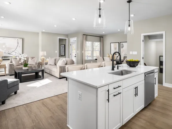 51 Willow Ln, Parsippany, NJ 07054