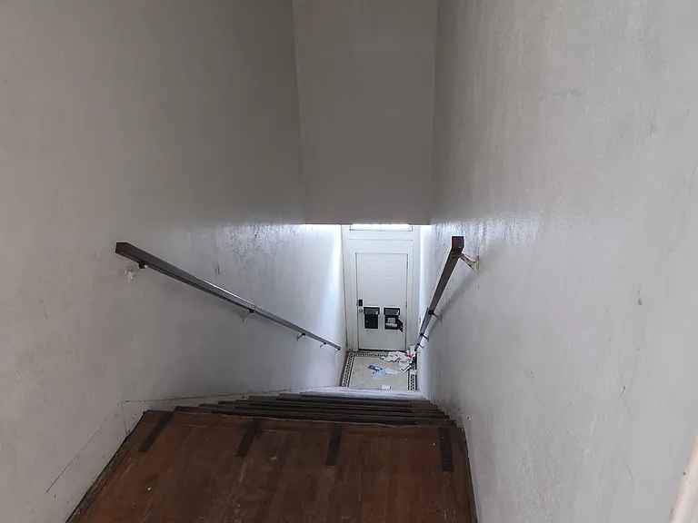 2501 E 10th St #A — Photo 20