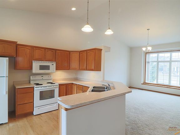 5th image of 1937 Sunny Springs Dr