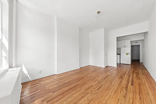 Living room, photo 1