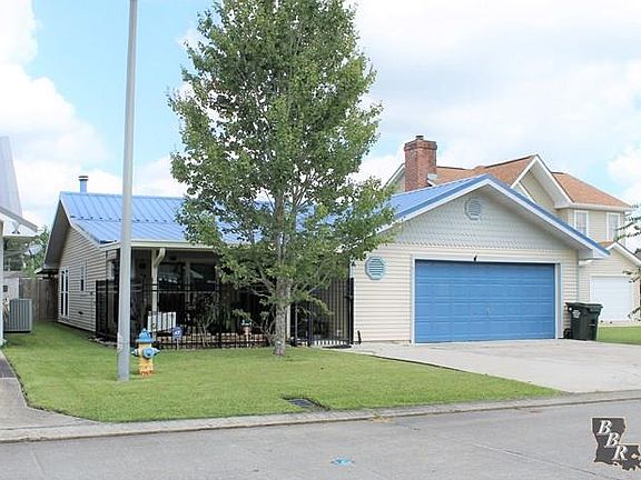 2nd image of 411 Tanglewood Dr