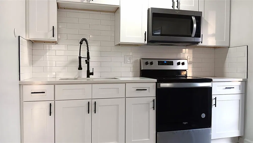 1 bed, 1.0 bath, 550 sqft, $1,350 — Photo 2