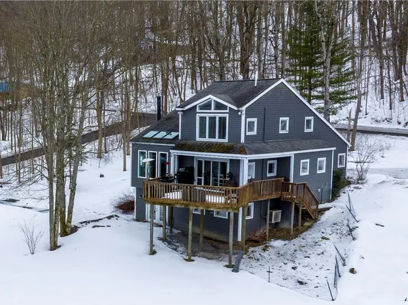 1795 Traverse Rd, Cortland, NY 13045