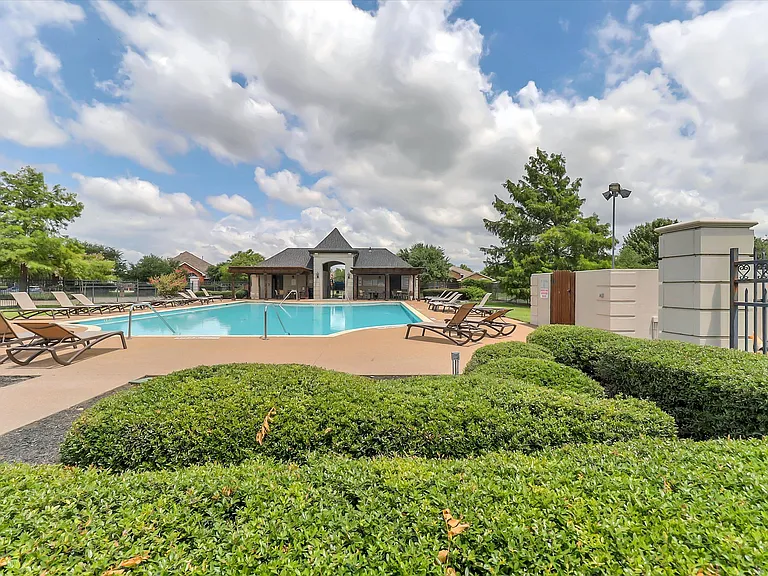 4154 Parterre Dr — Photo 32
