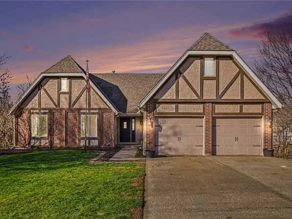 1404 Colony Dr, Kearney, MO 64060