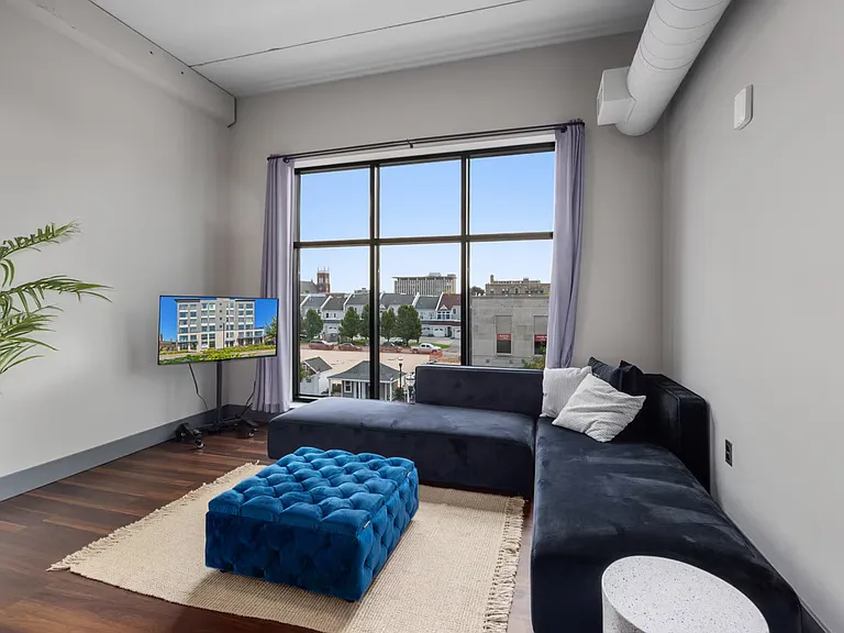 The Leonard Luxury Apartments — Photo 14