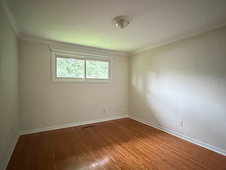 10 Miami Dr — Photo 12