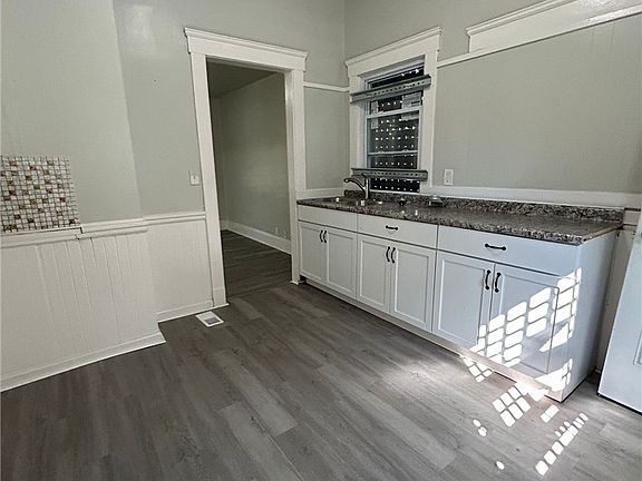 5th image of 9203 Birchdale Ave
