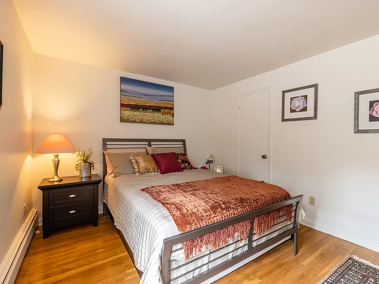 32 Lilac Dr — Photo 3