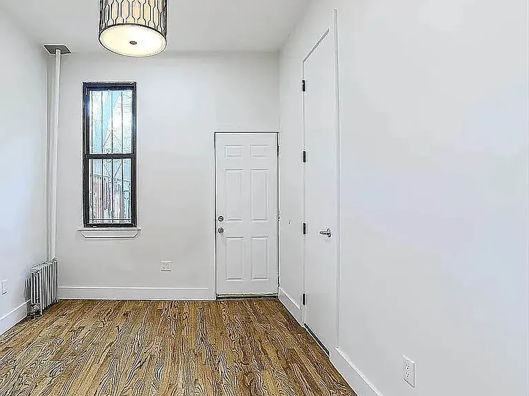 352 Melrose St #1B — Photo 11