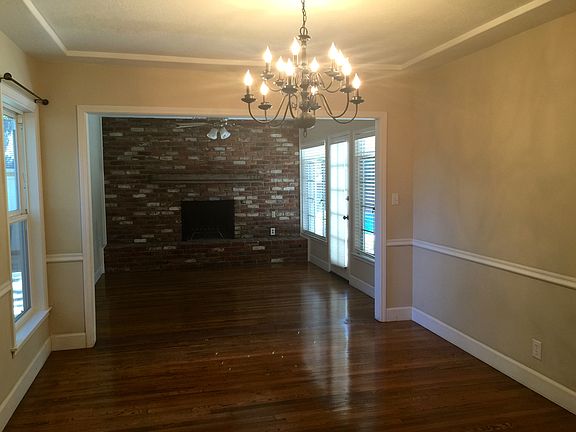 3rd image of 652 E Cornell Ave