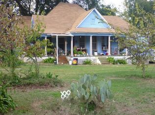 1502 N Sycamore St, Palestine, TX 75803