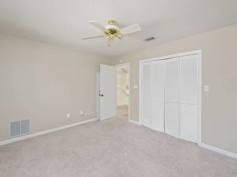 1219 Oakmont Dr — Photo 40