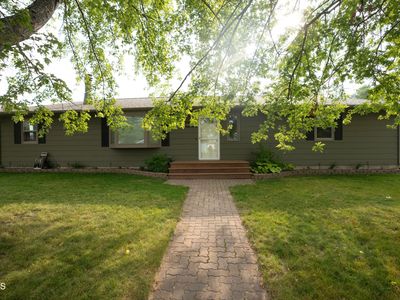 1708 10th Ave NE, Jamestown, ND, 58401