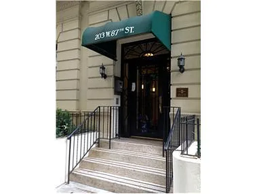 Sold by Douglas Elliman | media 14