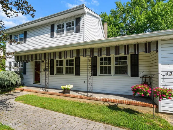 429 Lake Ave, Oakhurst, NJ 07755