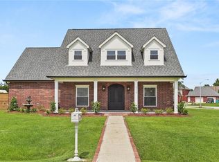 102 Wisteria Ln, Luling, LA 70070