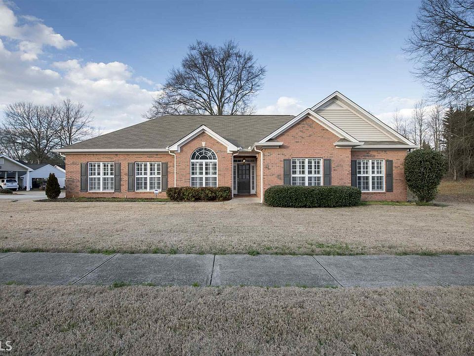 1st image of 304 Old Mill Dr