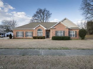 304 Old Mill Dr, Carrollton, GA 30117