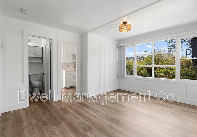 4535 Upland St — Photo 6
