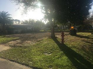 2819 Manatee Rd, Tavares, FL 32778