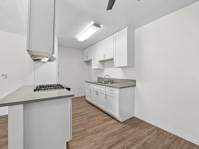 8955 Hewitt Pl — Photo 9