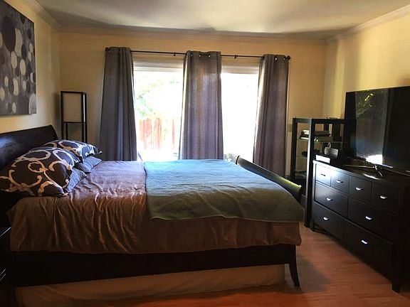 5th image of 1061 Cassia Way