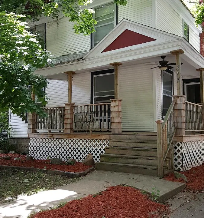 315 Fuller Ave SE #1