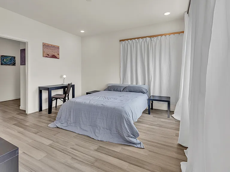 2272 W Harmont Dr — Photo 13