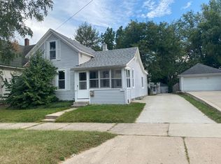 1108 Crosby St NW, Grand Rapids, MI 49504