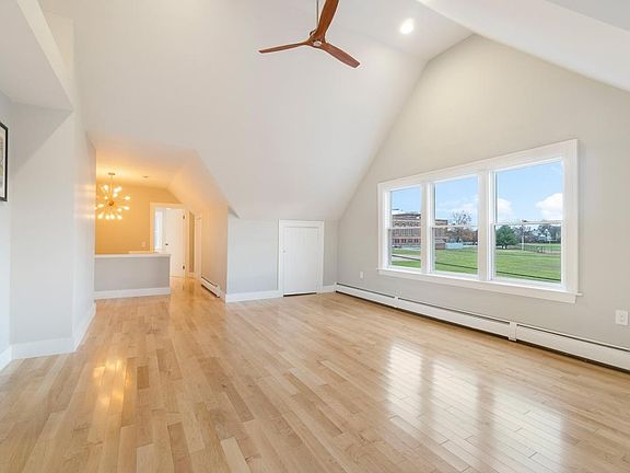 4th image of 106 Olney St #3