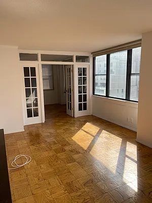 Rented by R New York | media 10