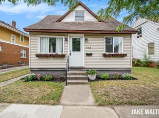 908 Courtney St NW, Grand Rapids, MI 49504