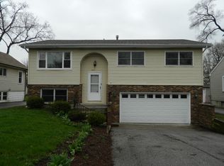 4111 N Park St, Westmont, IL