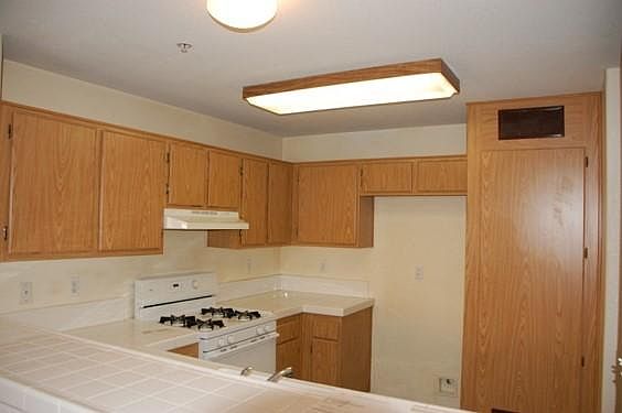 2nd image of 1051 Harbor Heights Dr Unit E