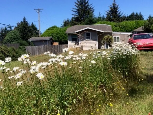 64678 Washington Rd, Coos Bay, OR 97420