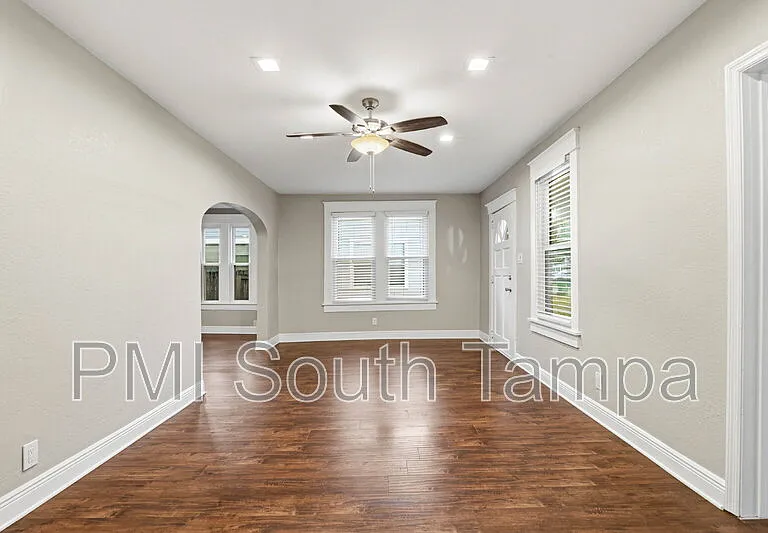 203 W Emma St — Photo 7