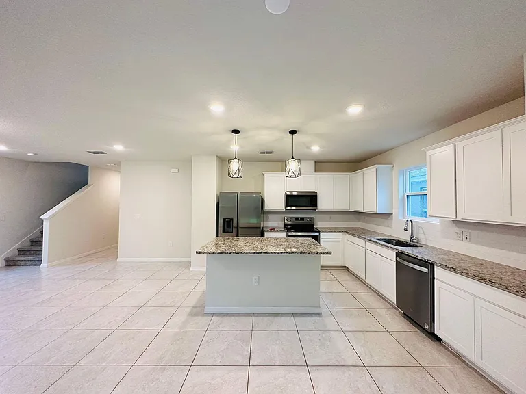 5269 Royal Point Ave — Photo 9