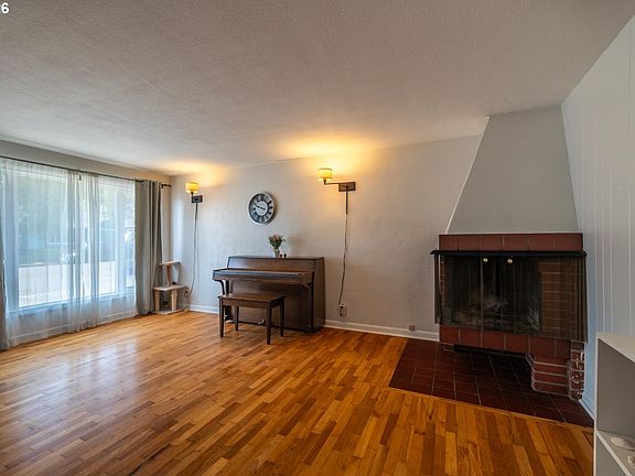 5th image of 2150 Maine St