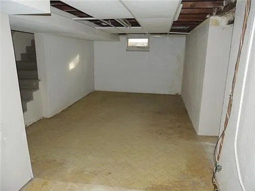 3600 NE 54th Ter — Photo 11