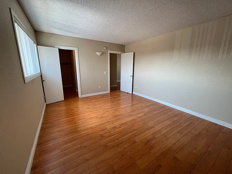 14601 W Vanowen St — Photo 11