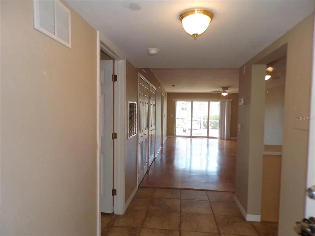 2 bed, 2.0 bath, 1260 sqft, $1,550 — Photo 2