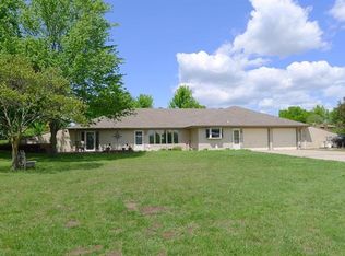 30219 NE 162nd St, Excelsior Springs, MO 64024